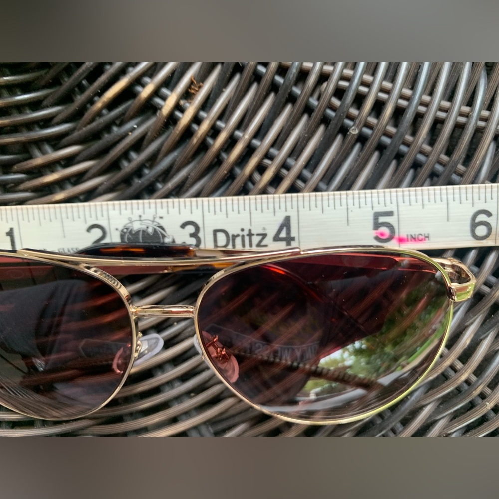 Oscar De La Renta Aviator Sunglasses - Picture 5 of 7